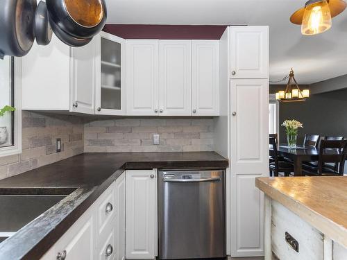 138 Iris Cres., Thunder Bay, ON - Indoor Photo Showing Kitchen