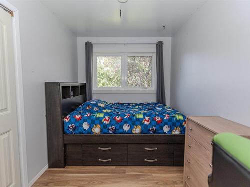 138 Iris Cres., Thunder Bay, ON - Indoor Photo Showing Bedroom