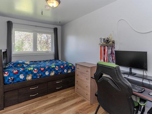 138 Iris Cres., Thunder Bay, ON - Indoor Photo Showing Bedroom