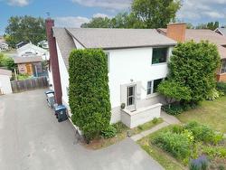 2029 Hamilton Ave. Thunder Bay, ON P7E 4Y3