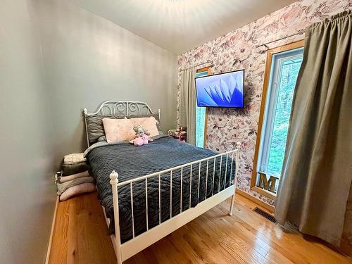 48 Sunset Trail, Kenora, ON - Indoor Photo Showing Bedroom
