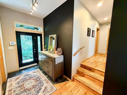 48 Sunset Trail, Kenora, ON - Indoor Photo Showing Other Room