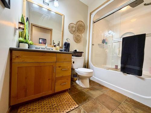 48 Sunset Trail, Kenora, ON - Indoor Photo Showing Bathroom