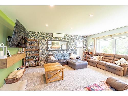 97 Garbutt Rd., O'Connor, ON - Indoor Photo Showing Living Room With Fireplace