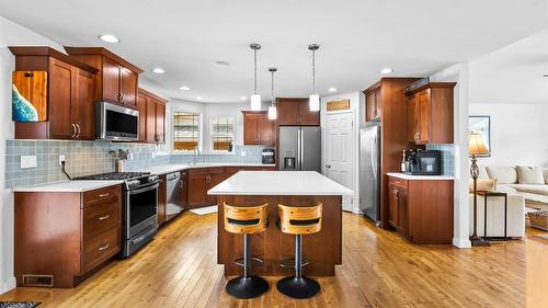 1901 Alder Street, Creston, BC - Indoor Photo Showing Kitchen With Upgraded Kitchen