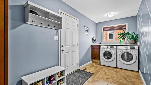 1901 Alder Street, Creston, BC - Indoor Photo Showing Laundry Room