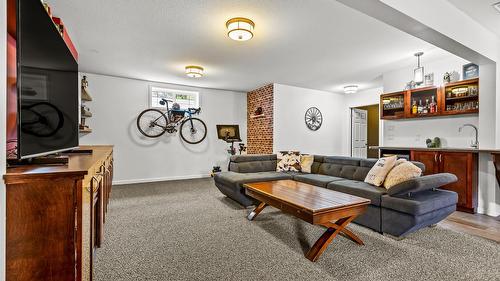1901 Alder Street, Creston, BC - Indoor Photo Showing Other Room