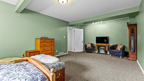 1901 Alder Street, Creston, BC - Indoor Photo Showing Bedroom