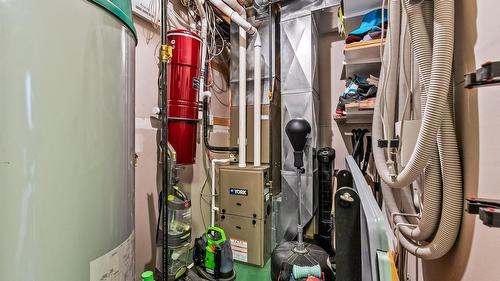 1901 Alder Street, Creston, BC - Indoor Photo Showing Other Room