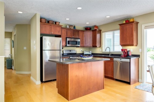 1731 Dar'S Pl, Qualicum Beach, BC 