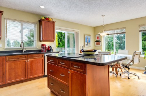 1731 Dar'S Pl, Qualicum Beach, BC 