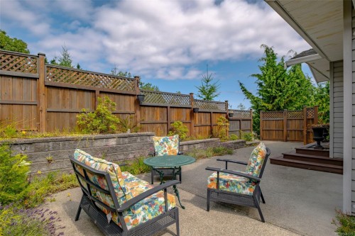1731 Dar'S Pl, Qualicum Beach, BC 