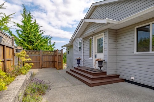 1731 Dar'S Pl, Qualicum Beach, BC 