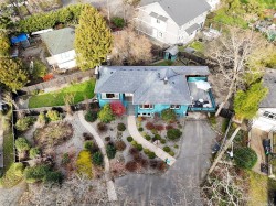 3771 Winston Cres Saanich, BC V8X 1S2
