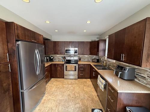 338 Dacre Street, Thunder Bay, ON - Indoor Photo Showing Kitchen