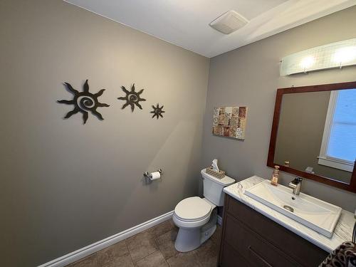 338 Dacre Street, Thunder Bay, ON - Indoor Photo Showing Bathroom