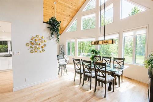 37 Awanipark Dr, Pinawa, MB - Indoor Photo Showing Dining Room