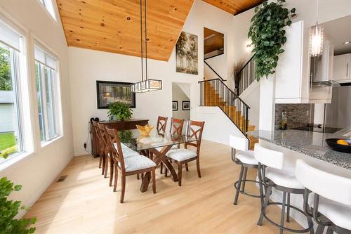 37 Awanipark Dr, Pinawa, MB - Indoor Photo Showing Dining Room