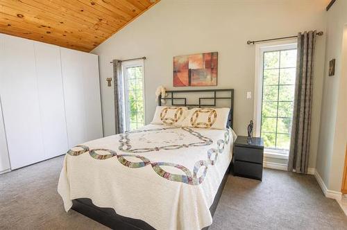 37 Awanipark Dr, Pinawa, MB - Indoor Photo Showing Bedroom