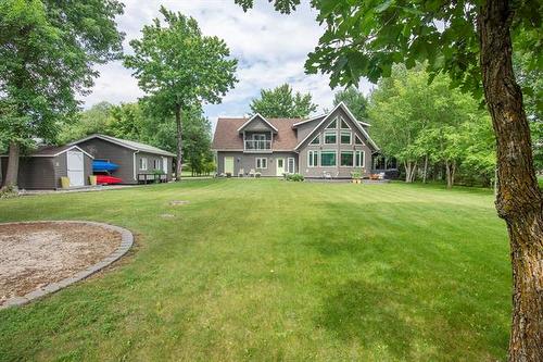 37 Awanipark Dr, Pinawa, MB - Outdoor