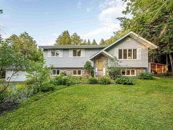 10 Elmwood Court  Sackville, NS B4E 3B1