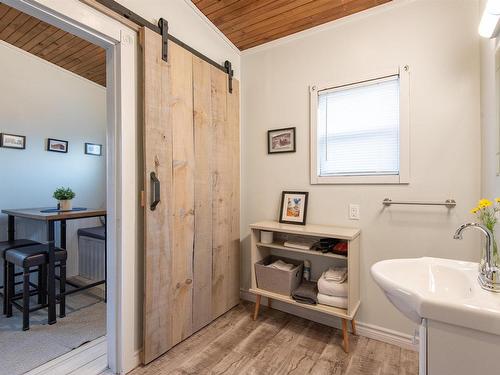 77 Spring Park Road, Charlottetown, PE - Indoor Photo Showing Bathroom