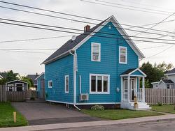 77 Spring Park Road  Charlottetown, PE C1A 3Y3