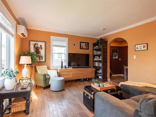 77 Spring Park Road, Charlottetown, PE - Indoor Photo Showing Living Room