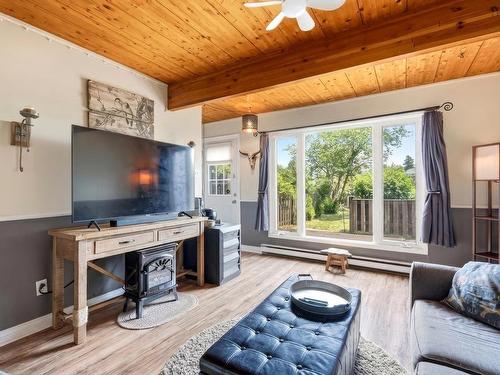 103 Bromley Road, Halifax, NS - Indoor Photo Showing Living Room