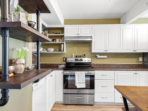 103 Bromley Road, Halifax, NS - Indoor Photo Showing Kitchen
