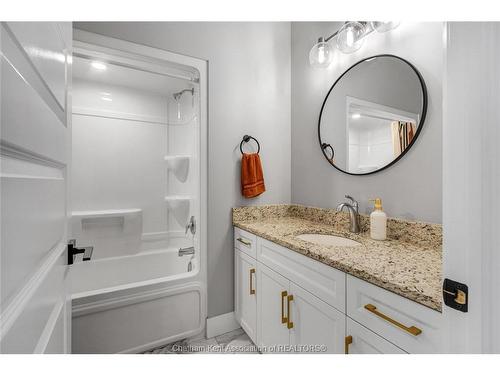 116 Brighton Place, Chatham, ON - Indoor Photo Showing Bathroom