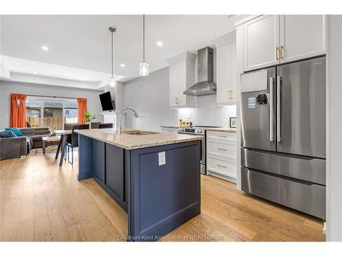 116 Brighton Place, Chatham, ON - Indoor Photo Showing Kitchen With Upgraded Kitchen