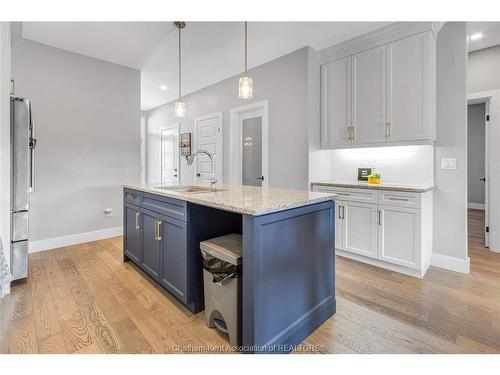 116 Brighton Place, Chatham, ON - Indoor Photo Showing Kitchen With Upgraded Kitchen