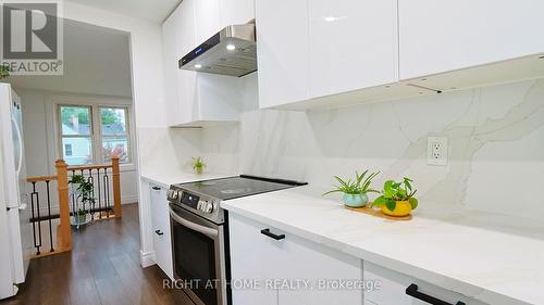 82 Normanhurst Avenue, Hamilton, ON - Indoor Photo Showing Kitchen