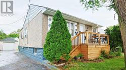 82 NORMANHURST AVENUE  Hamilton, ON L8H 5M6