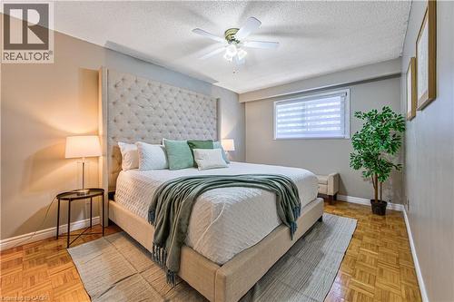 Primary Bedroom - 2560 Palisander Avenue, Mississauga, ON - Indoor Photo Showing Bedroom
