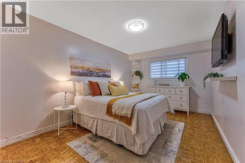 Lower level bedroom - 2560 Palisander Avenue, Mississauga, ON - Indoor Photo Showing Bedroom