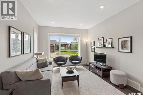 68 103 Pohorecky Crescent, Saskatoon, SK - Indoor Photo Showing Living Room