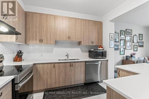 235 Billrian Crescent, Ottawa, ON - Indoor Photo Showing Kitchen With Double Sink