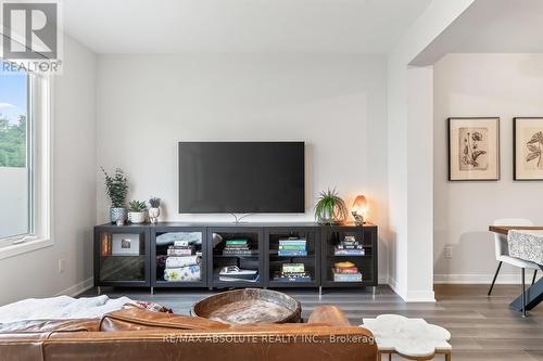 235 Billrian Crescent, Ottawa, ON - Indoor Photo Showing Living Room