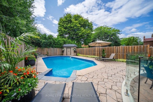 4194 Trellis Crescent, Mississauga, ON - Outdoor With In Ground Pool