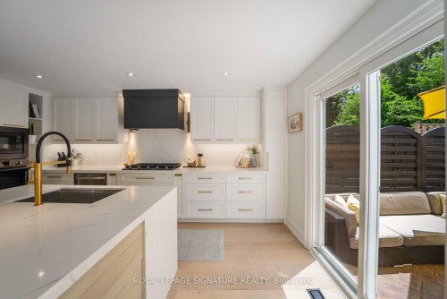 4194 Trellis Crescent, Mississauga, ON - Indoor Photo Showing Kitchen With Stainless Steel Kitchen With Upgraded Kitchen