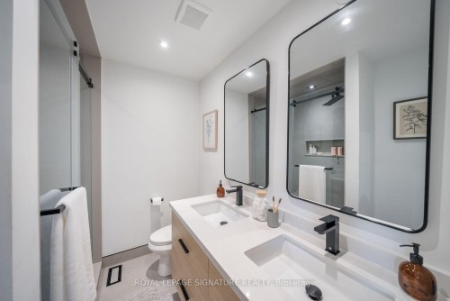4194 Trellis Crescent, Mississauga, ON - Indoor Photo Showing Bathroom