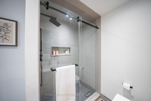 4194 Trellis Crescent, Mississauga, ON - Indoor Photo Showing Bathroom