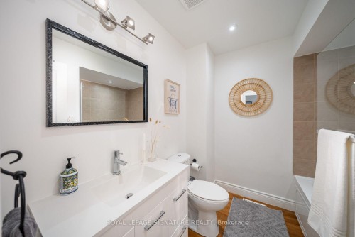 4194 Trellis Crescent, Mississauga, ON - Indoor Photo Showing Bathroom