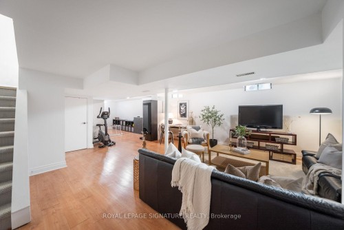 4194 Trellis Crescent, Mississauga, ON - Indoor Photo Showing Living Room
