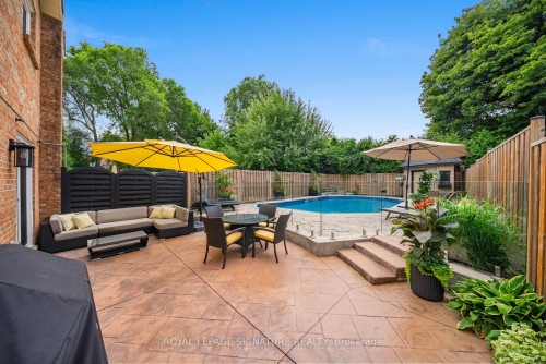 4194 Trellis Crescent, Mississauga, ON - Outdoor With Above Ground Pool