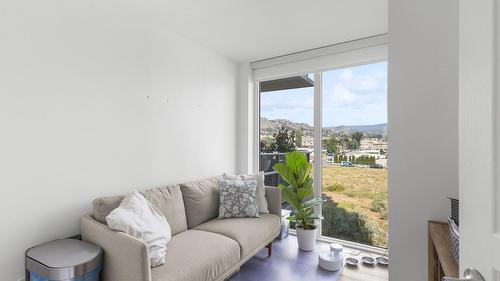 405-1151 Sunset Drive  Kelowna, BC V1Y 0G2