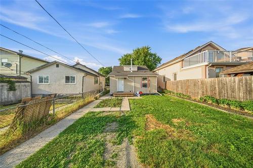 528 Windsor Ave, Winnipeg, MB 