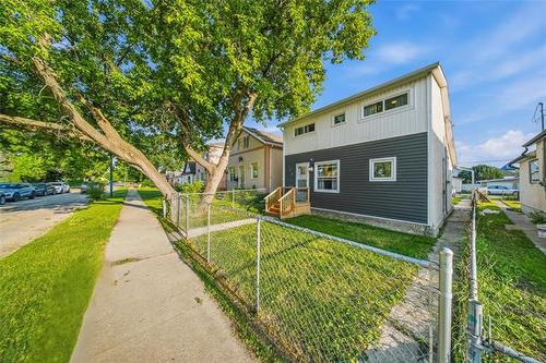528 Windsor Ave, Winnipeg, MB 